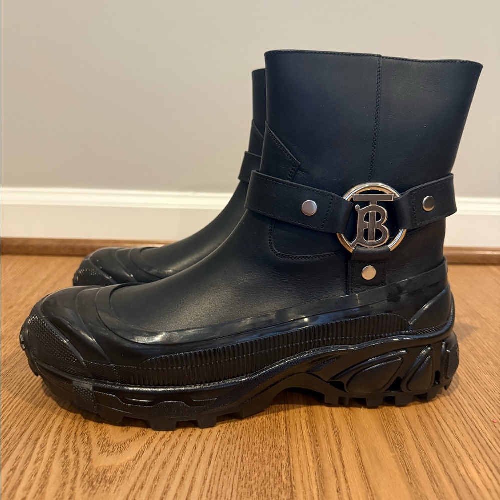 Brand New Authentic Burberry Boots – Never Worn!